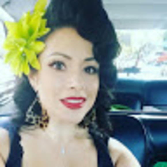 Meet your Posher, Renee - Picture 1 of 1